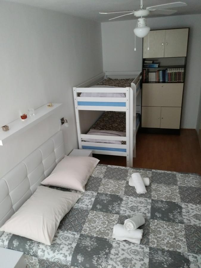 Apartment Doris Primosten Exterior photo